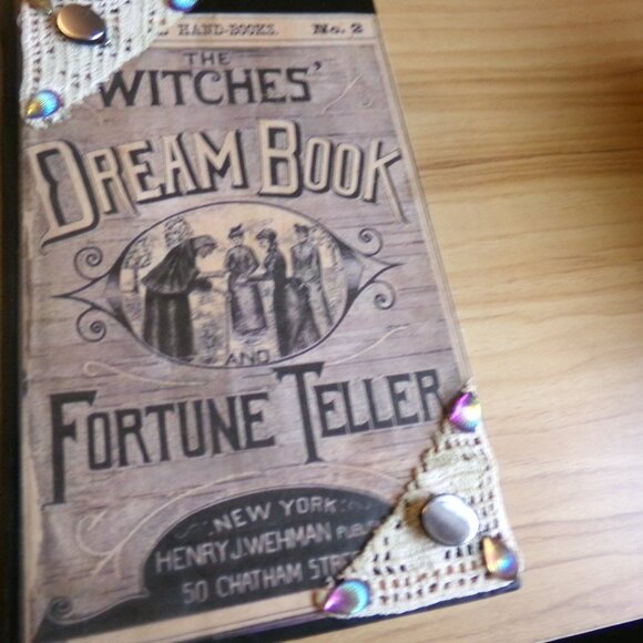 decorated book. - Picture 2 of 4